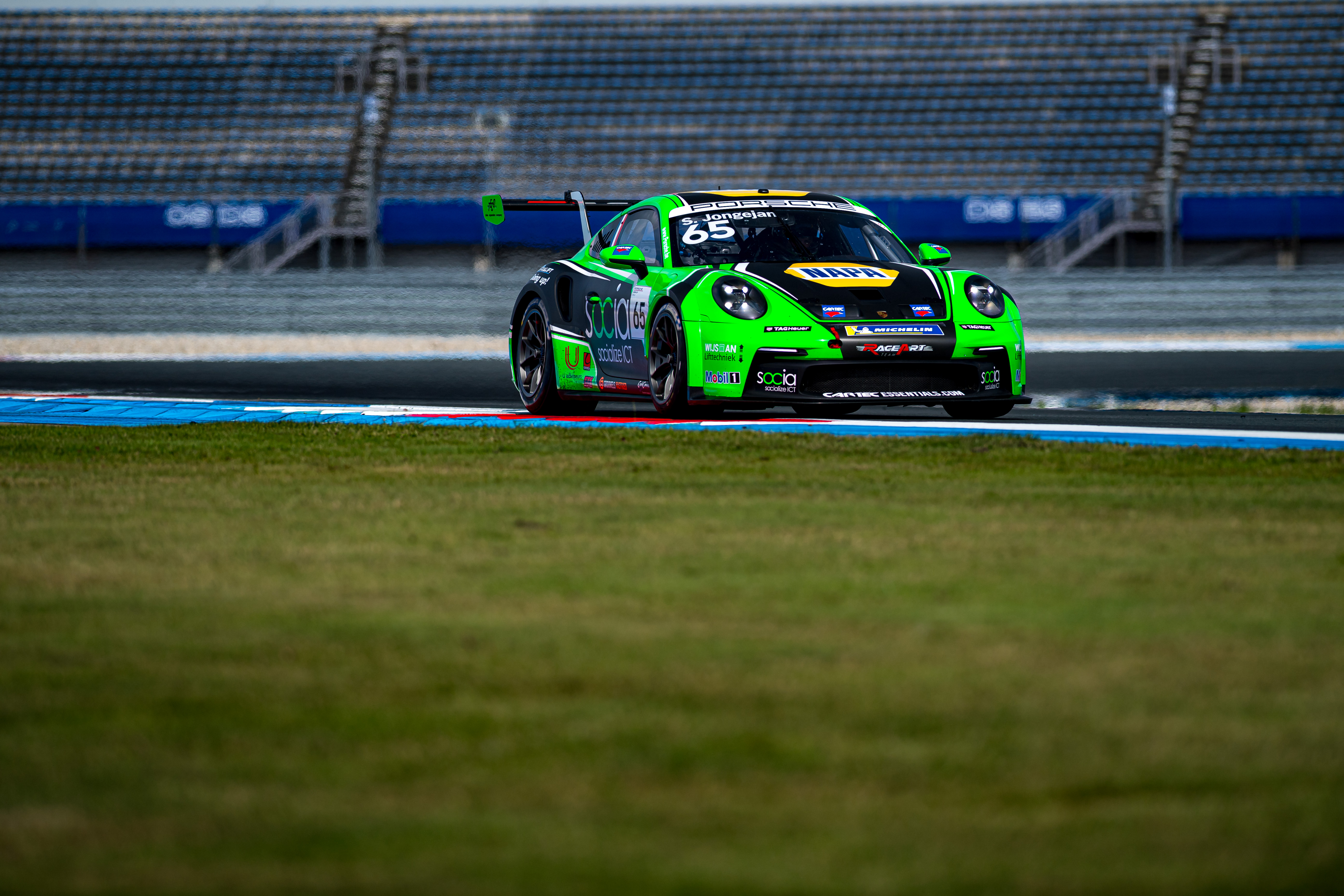 Robin Knutsson Racing Porsche Carrera Cup Benelux in Assen: Robin Knutsson wint op zaterdag ...