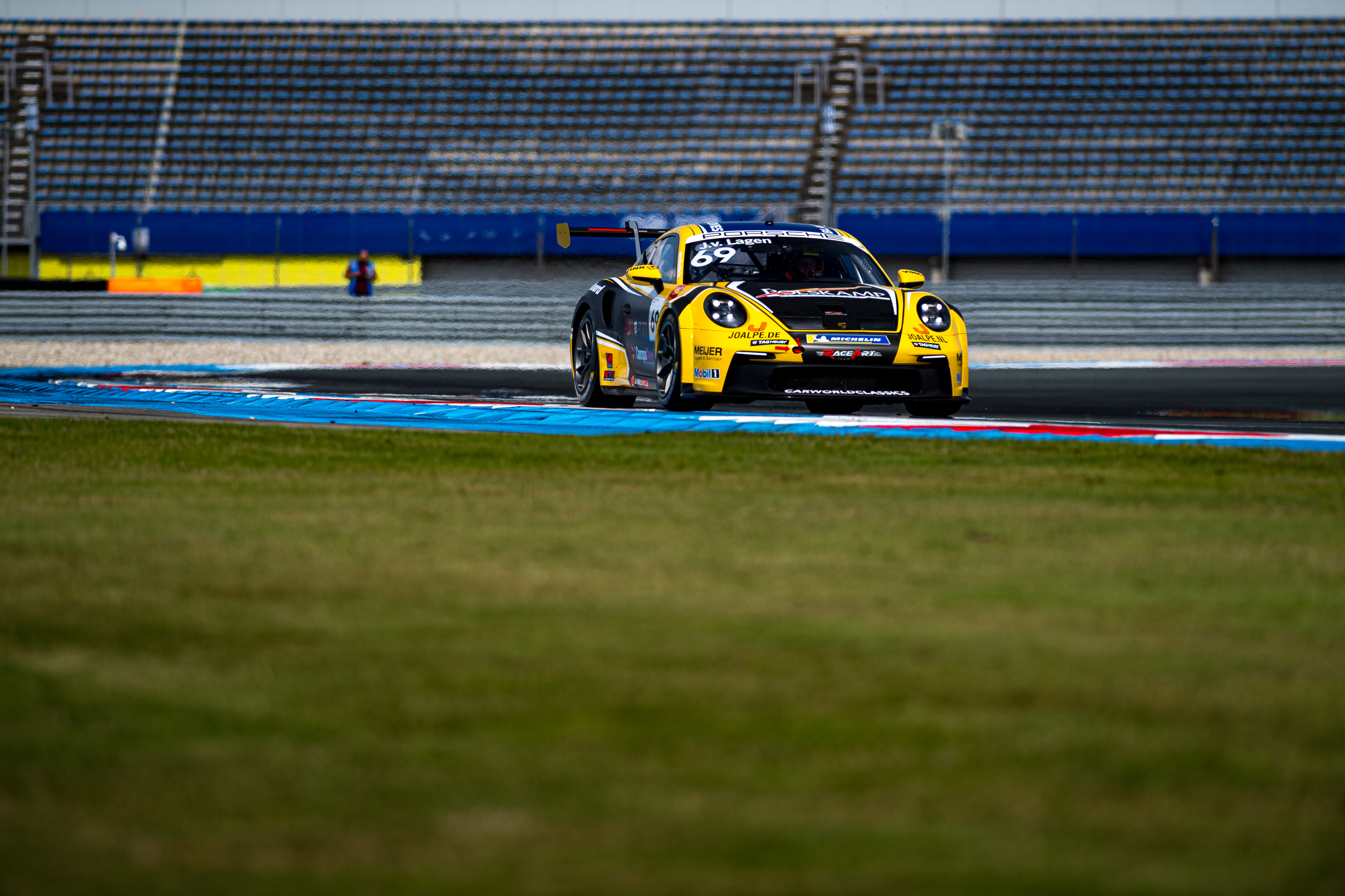 Robin Knutsson Racing Porsche Carrera Cup Benelux in Assen: Robin Knutsson wint op zaterdag ...