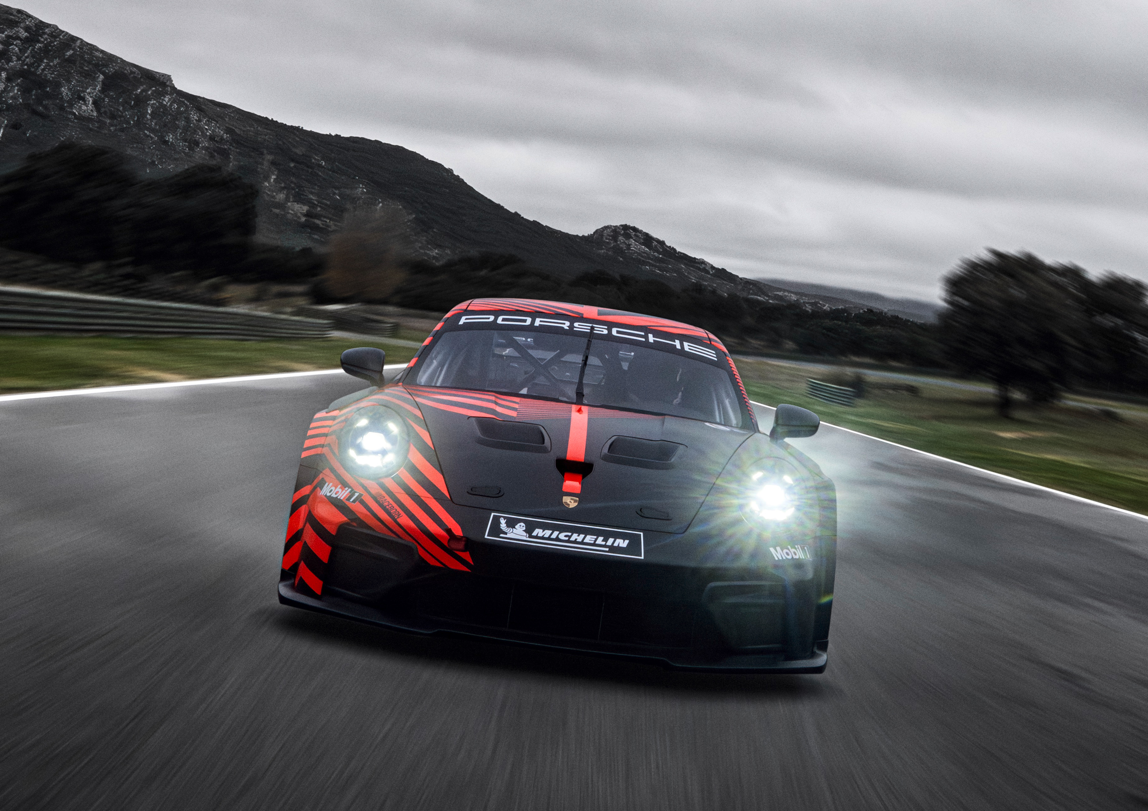 Porsche onthult 911 GT4 R voor wereldwijde klantensport