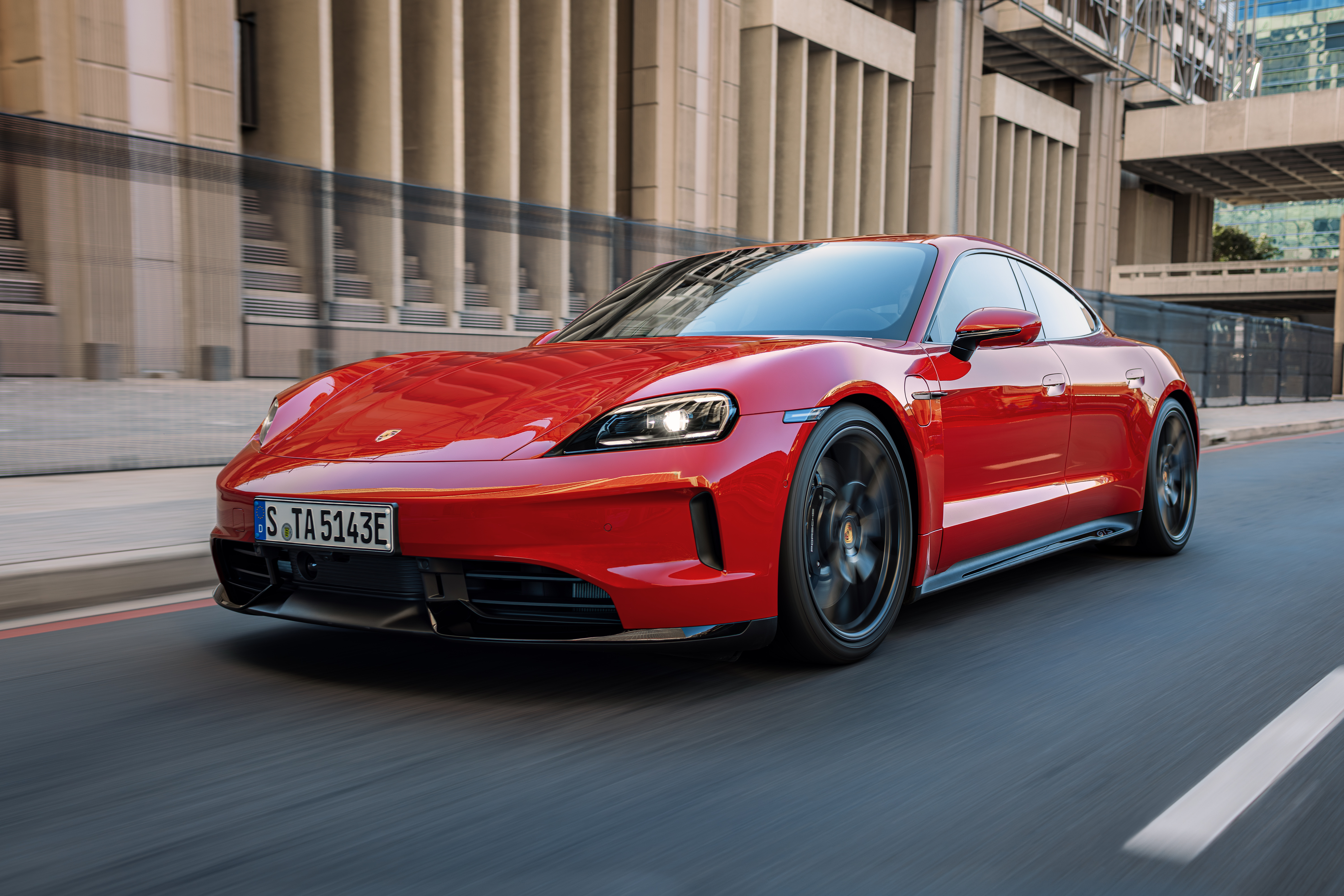 Porsche Taycan breidt uit met virtuele versnellingsbak, actieradius tot 700 kilometer en af-fabriek Manthey Kit4