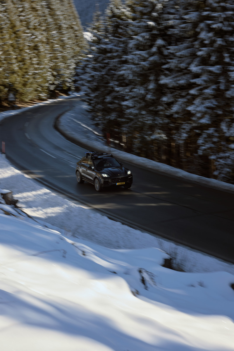 Stijlvol en functioneel: winterse expeditie met de Porsche Cayenne E-Hybrid Coupé Stijlvol en functioneel: winterse expeditie met de Porsche Cayenne E-Hybrid Coupé