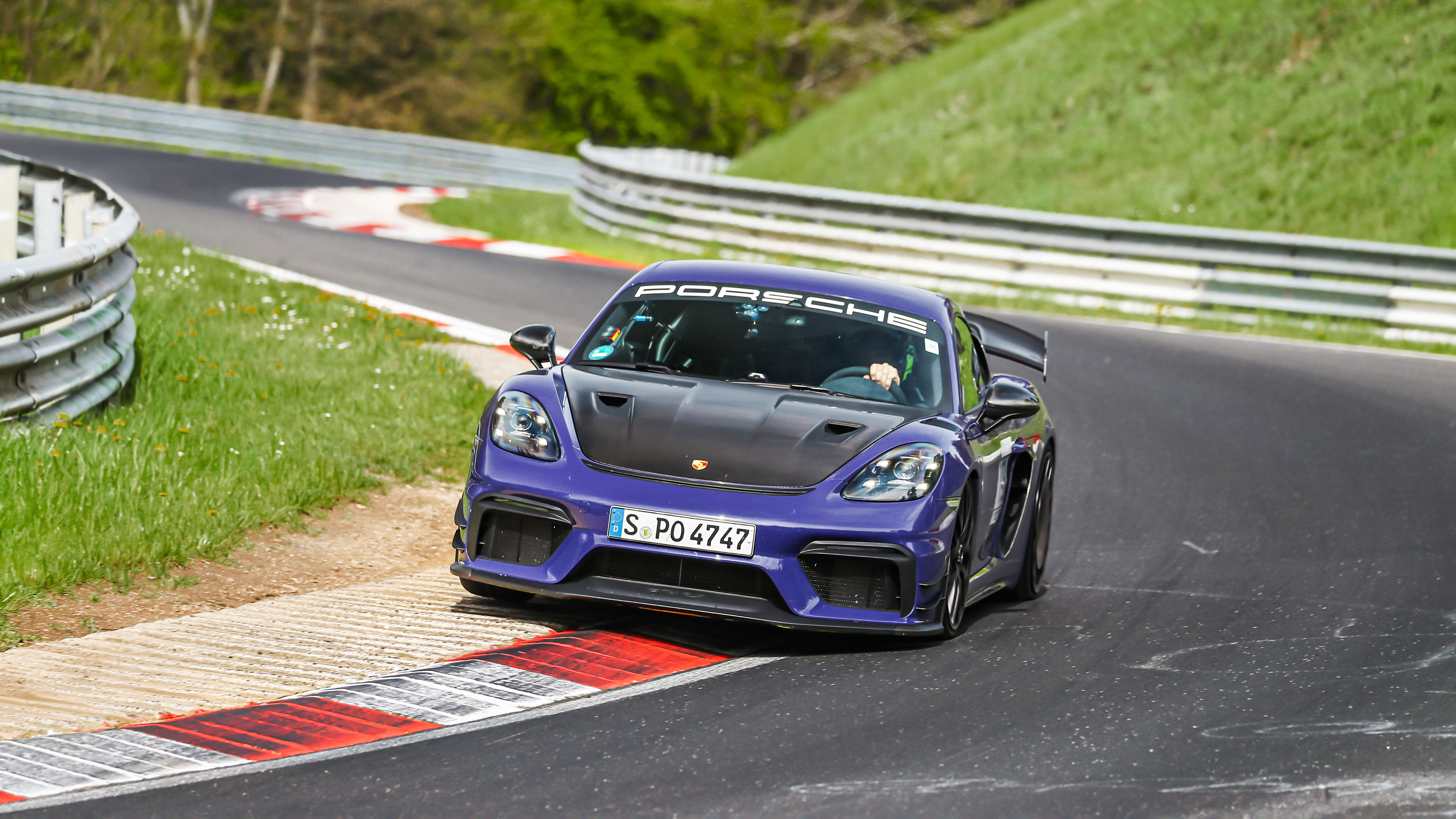 718 Cayman GT4 RS (2)
