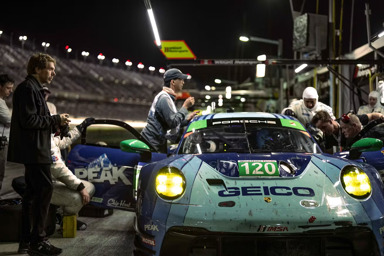 Hart Racing Van Het verhaal achter Chip Hart Racing, het Porsche raceteam uit F1® The Movie