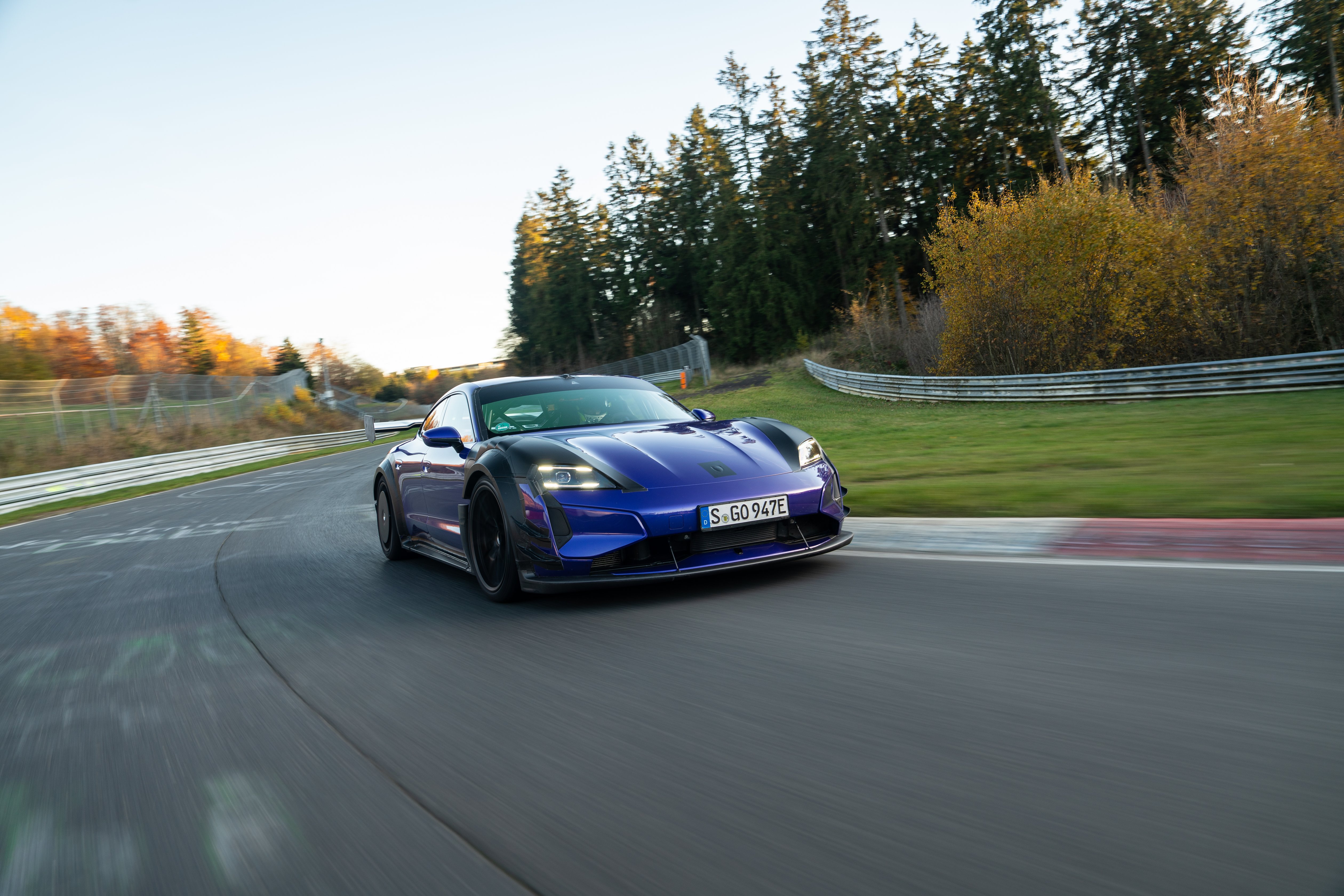 Porsche Taycan Turbo GT met Manthey Kit klokt nieuw Nordschleife-record voor elektrische productieauto&rsquo;s4