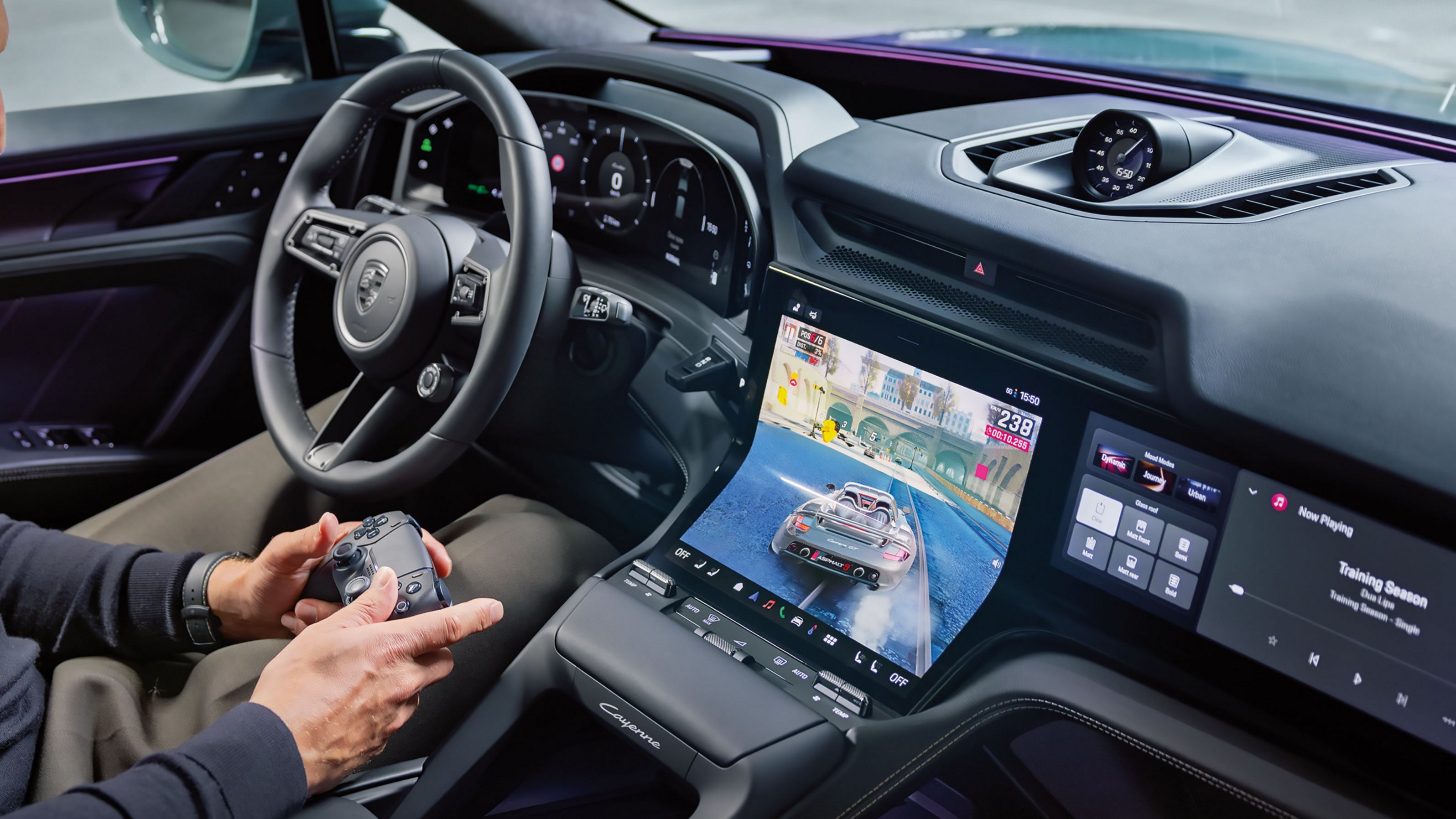 Driver Experience in de elektrische Porsche Cayenne biedt nieuwe functionaliteiten