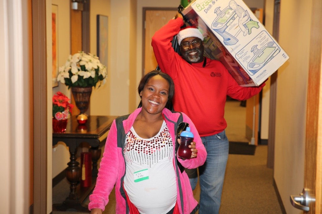 Santa delivering child's gift (desk)