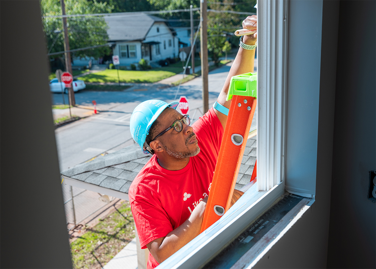 Rasheed Work Habitat Partnership Builds Safety and Stability – State Farm
