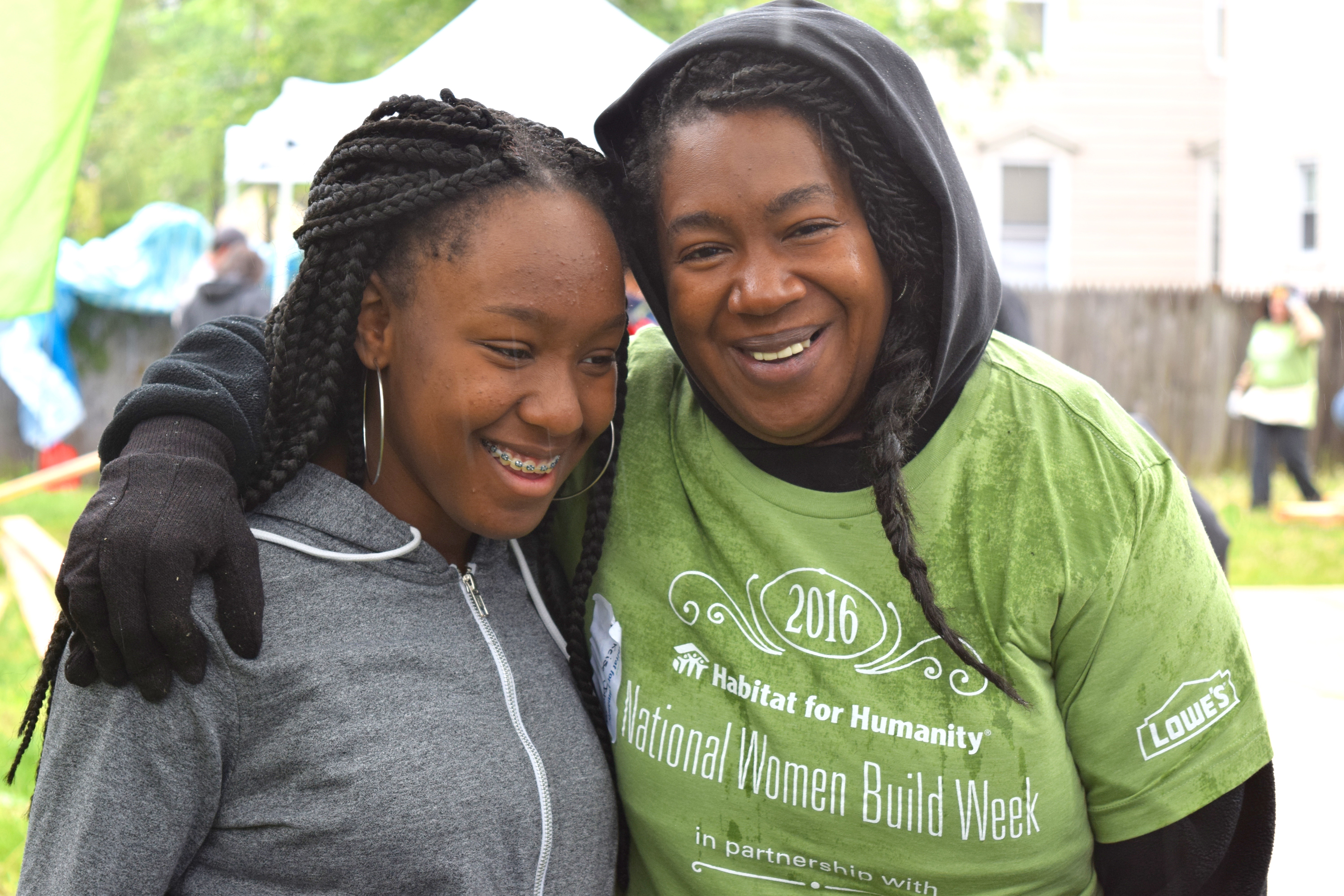 Nikeisa Johnson and one of her daughters