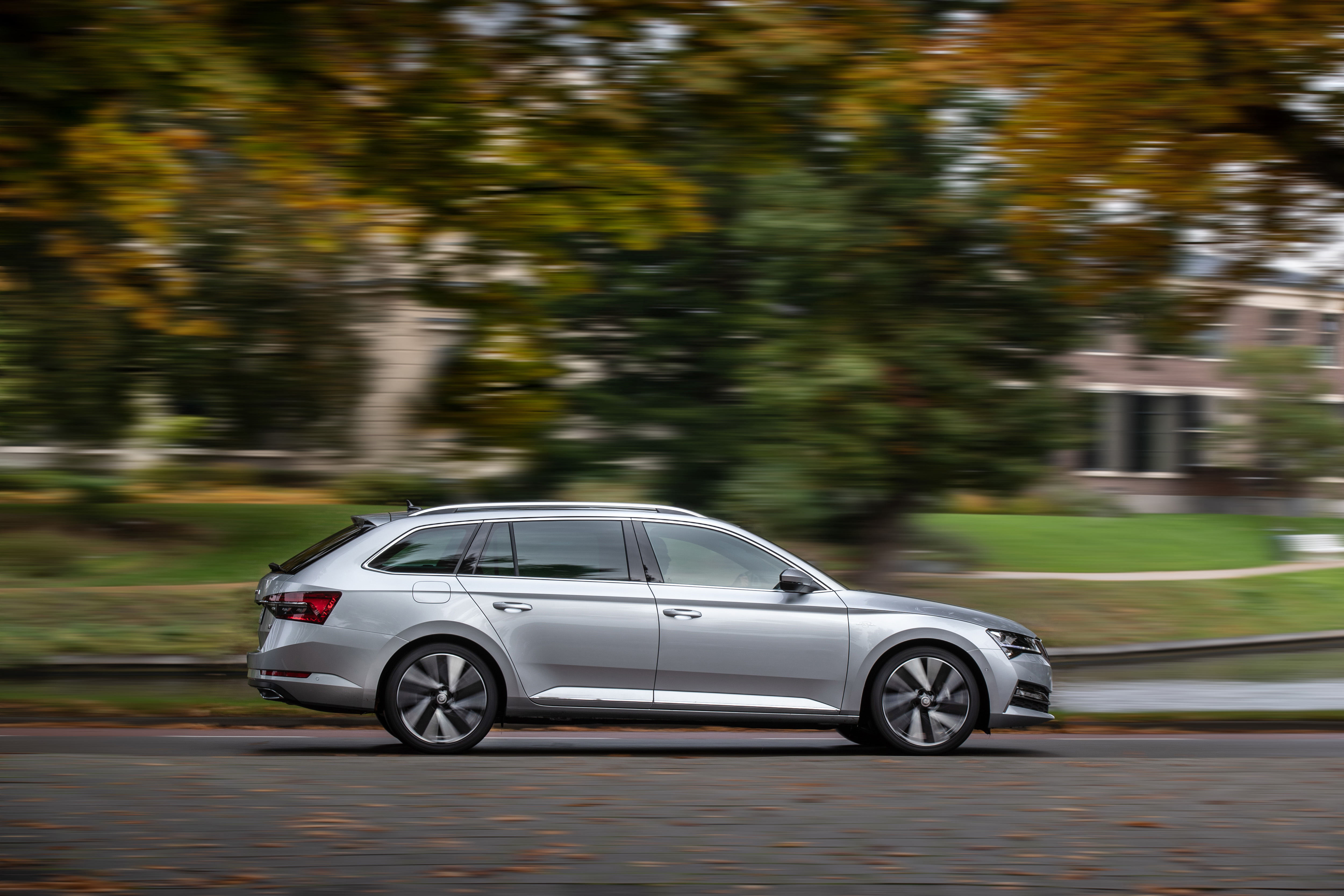 Verwunderlich Lnge Skoda Superb Bildernull