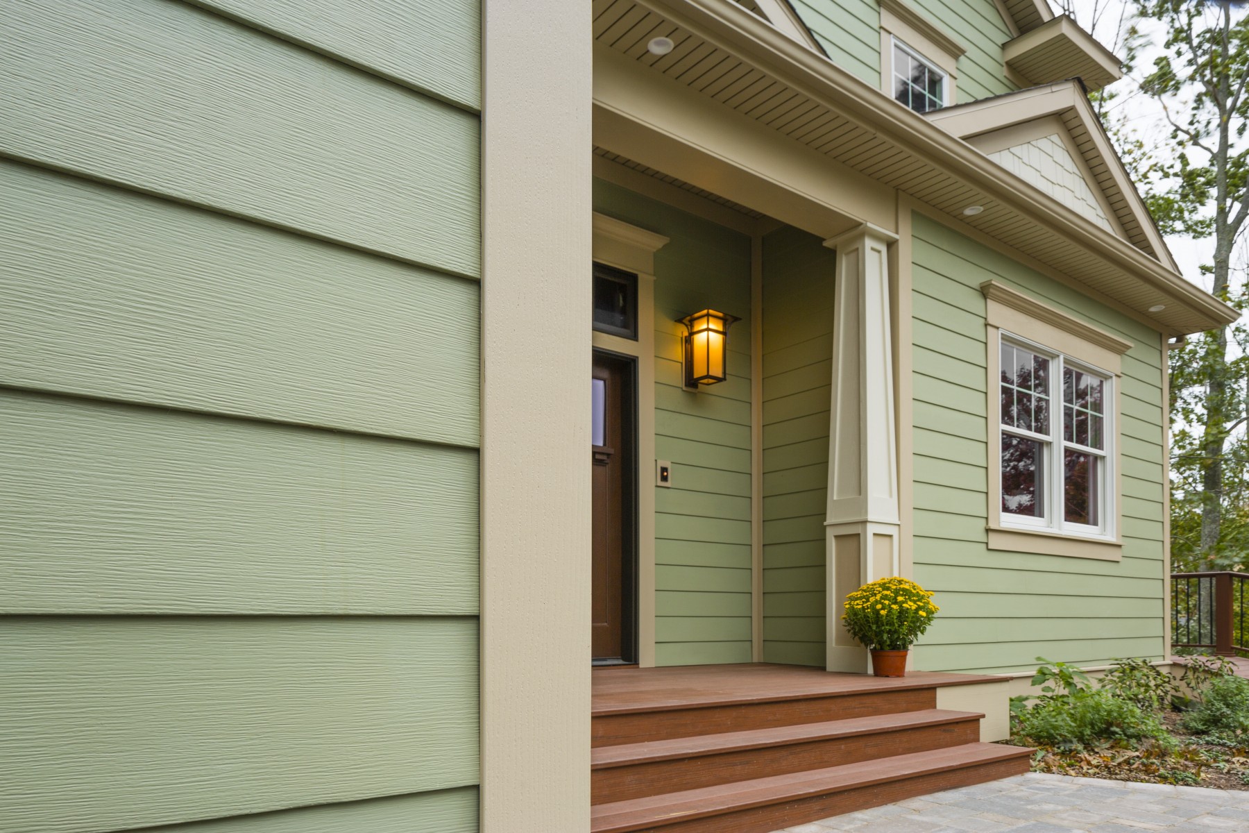 Self-aligning siding Self-aligning siding
