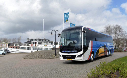 2 MAN Lion’s Coach touringcars voor Van der Valk Tours