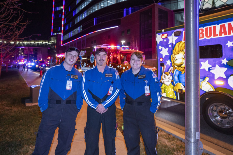 KCTV 5 First responders brighten kids' nights with Parade of Lights