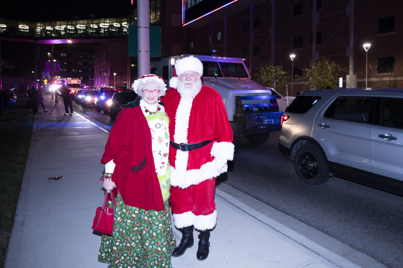 KCTV 5 First responders brighten kids' nights with Parade of Lights