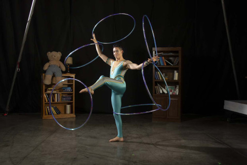 Cirque Us Stories performance photo