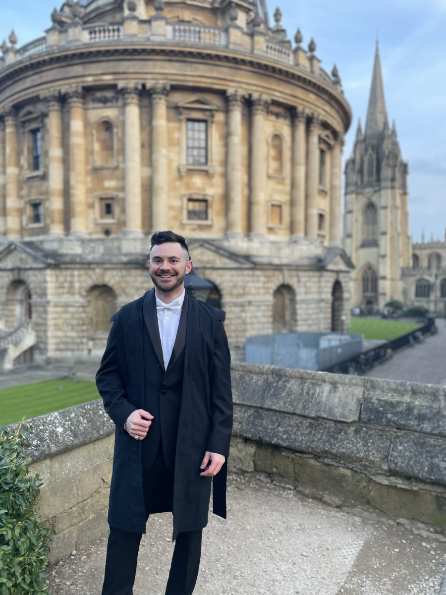 Alum finishes graduate studies abroad in England