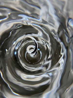 Glass sculpture by Andrew Bearnot TORQUE
