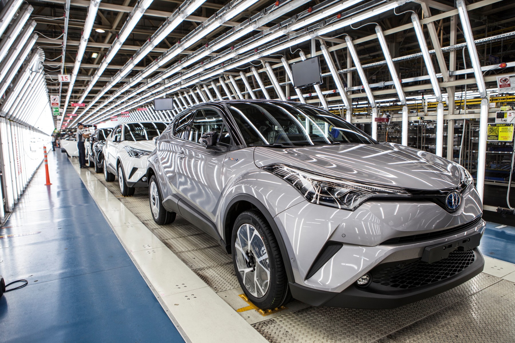 LA PRODUCTION DU TOYOTA C-HR DÉMARRE EN EUROPE