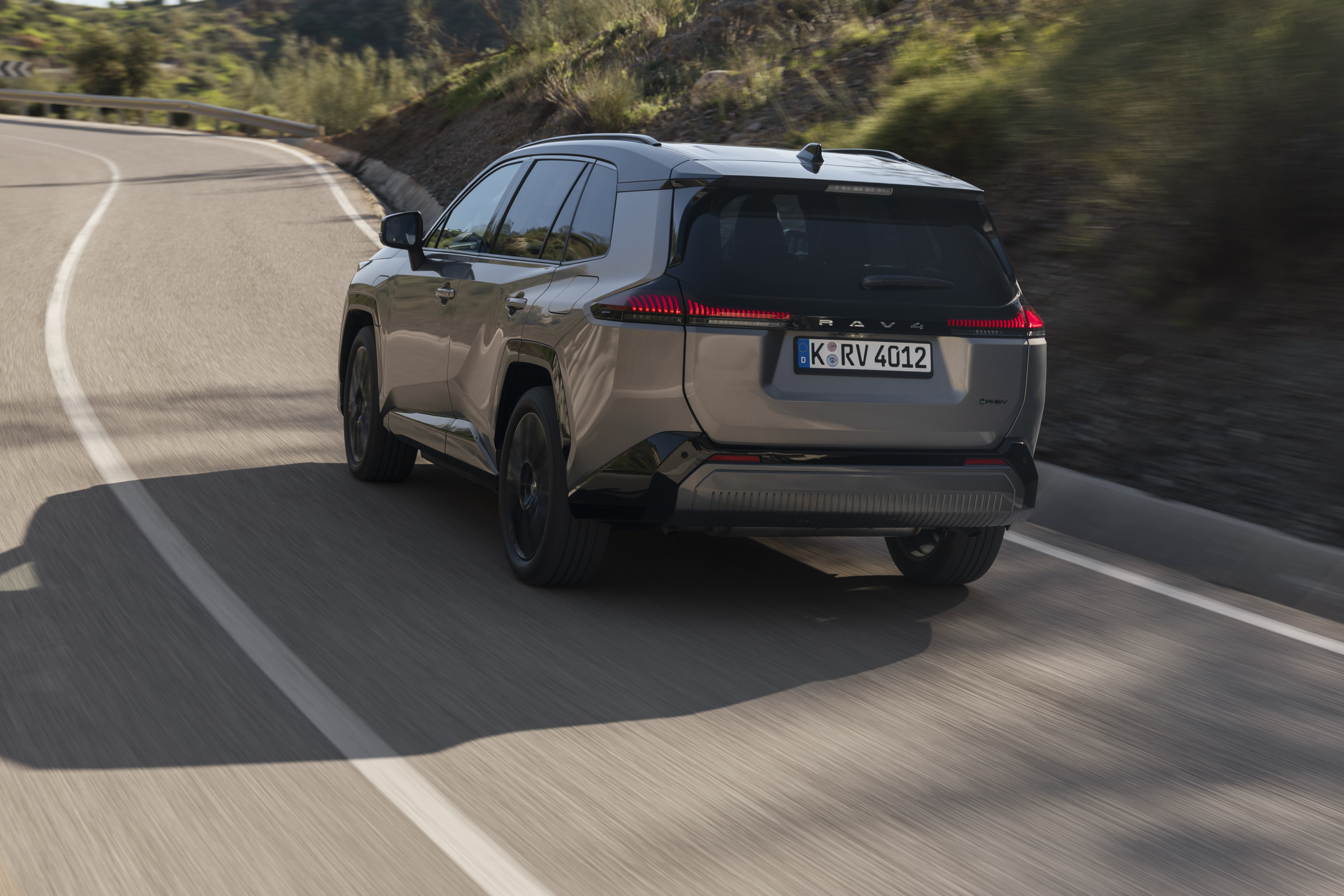 Toyota Rav4 Dynamic All-new Toyota RAV4 brings new technology and rugged style to every ...