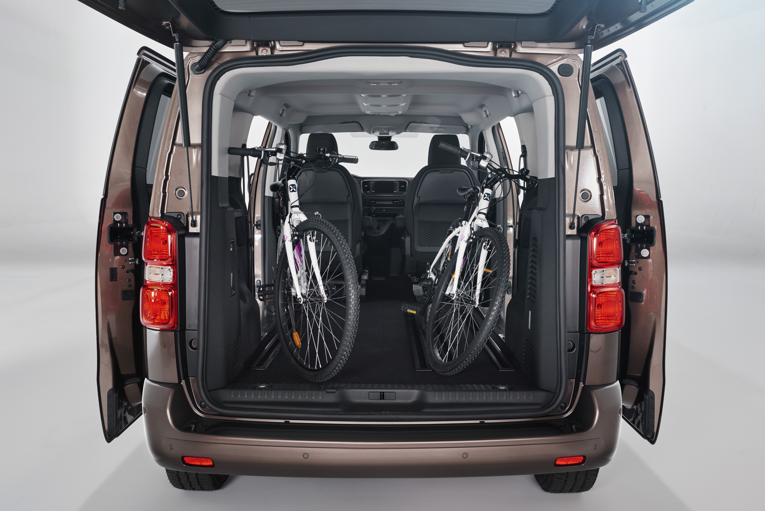 Toyota Proace Verso Nomad : Aménagements Ingénieux Pour La Vanlife - Foto 5