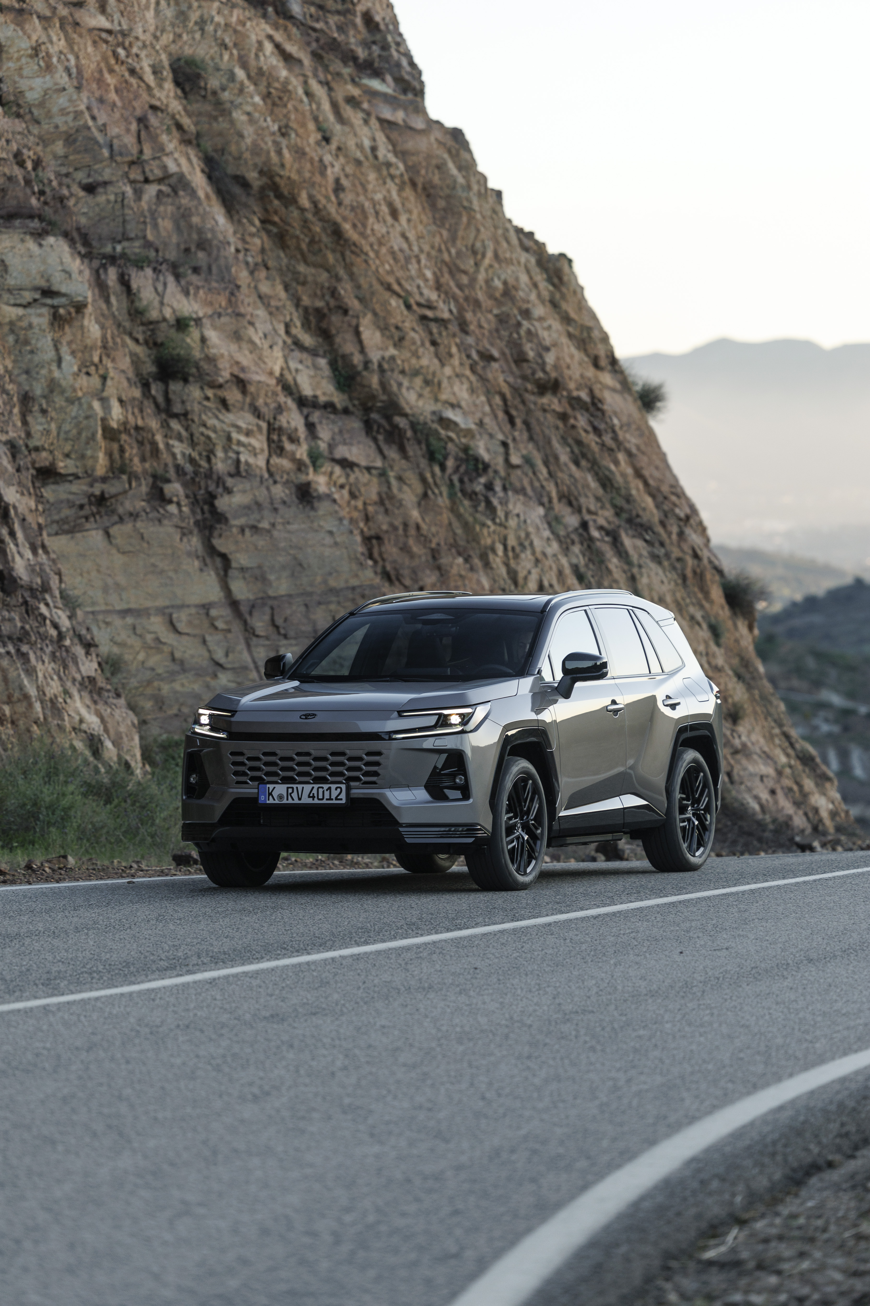 Toyota Rav4 Dynamic All-new Toyota RAV4 brings new technology and rugged style to every ...