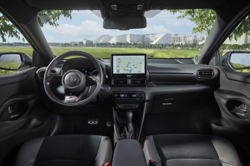 Toyota Yaris 2025: nuevas mejoras | Toyota