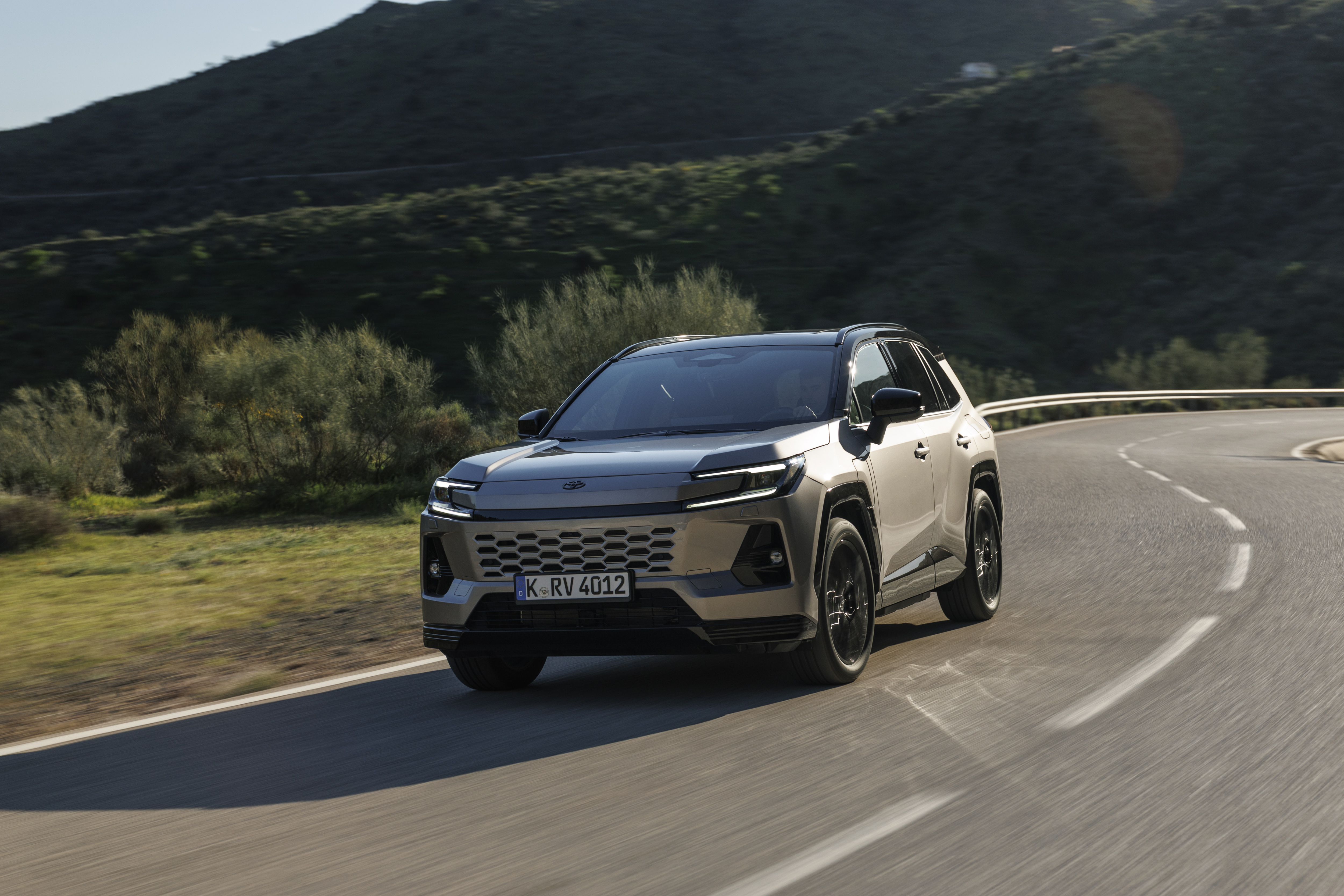 Toyota Rav4 Dynamic All-new Toyota RAV4 brings new technology and rugged style to every ...