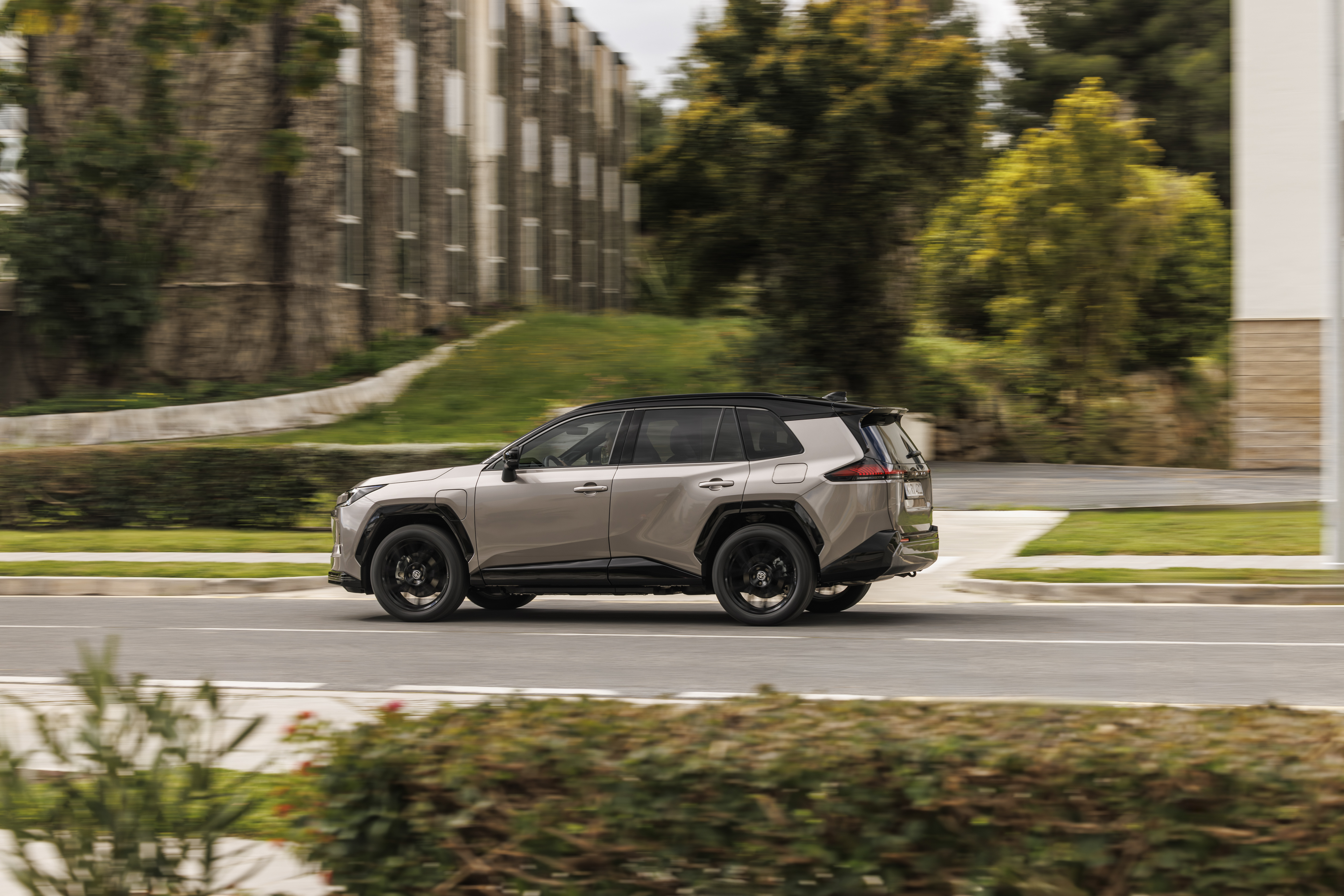 Toyota Rav4 Dynamic All-new Toyota RAV4 brings new technology and rugged style to every ...