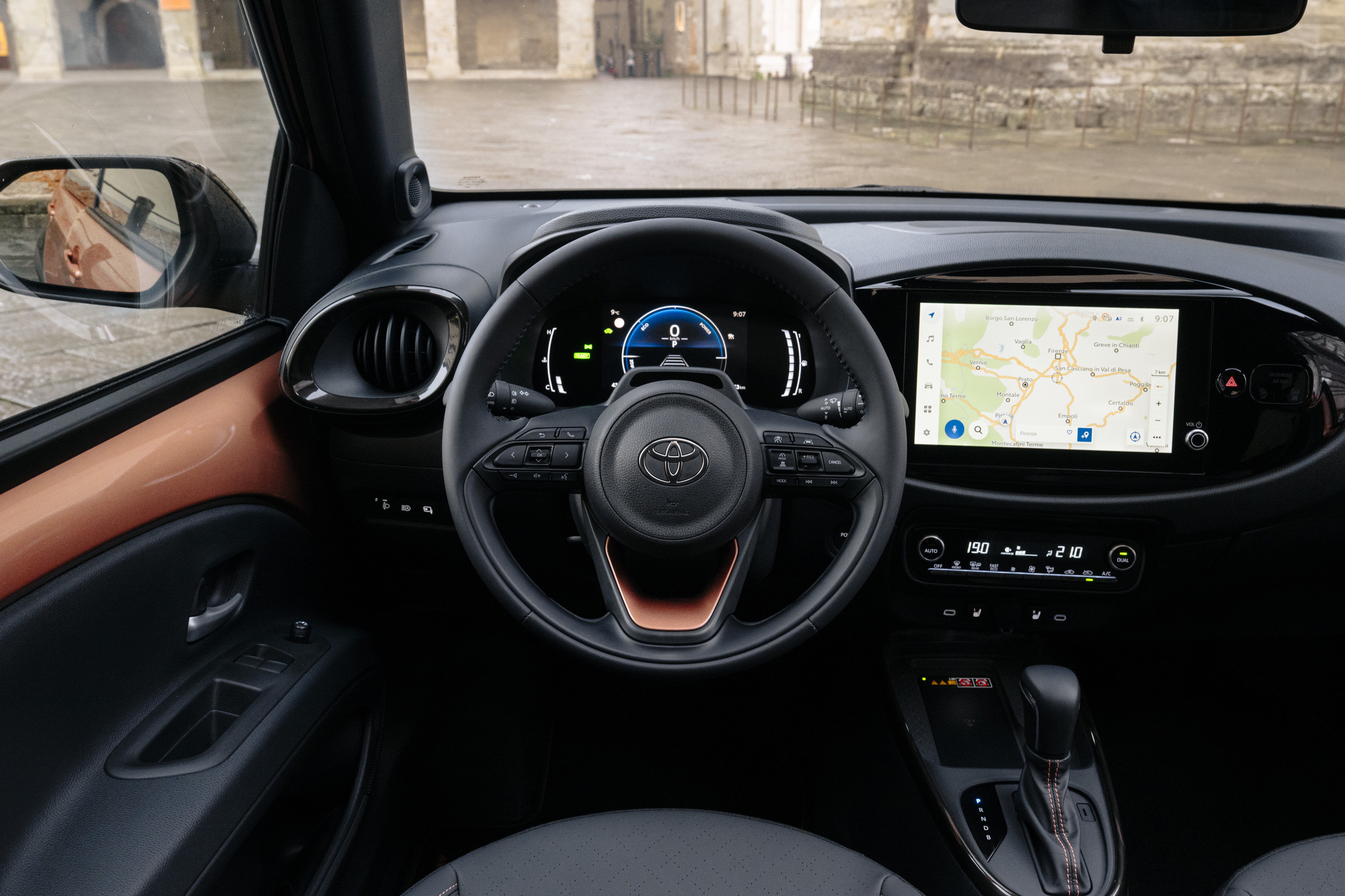 the-new-aygo-x-fresh-style-modern-tech-and-hybrid-fun