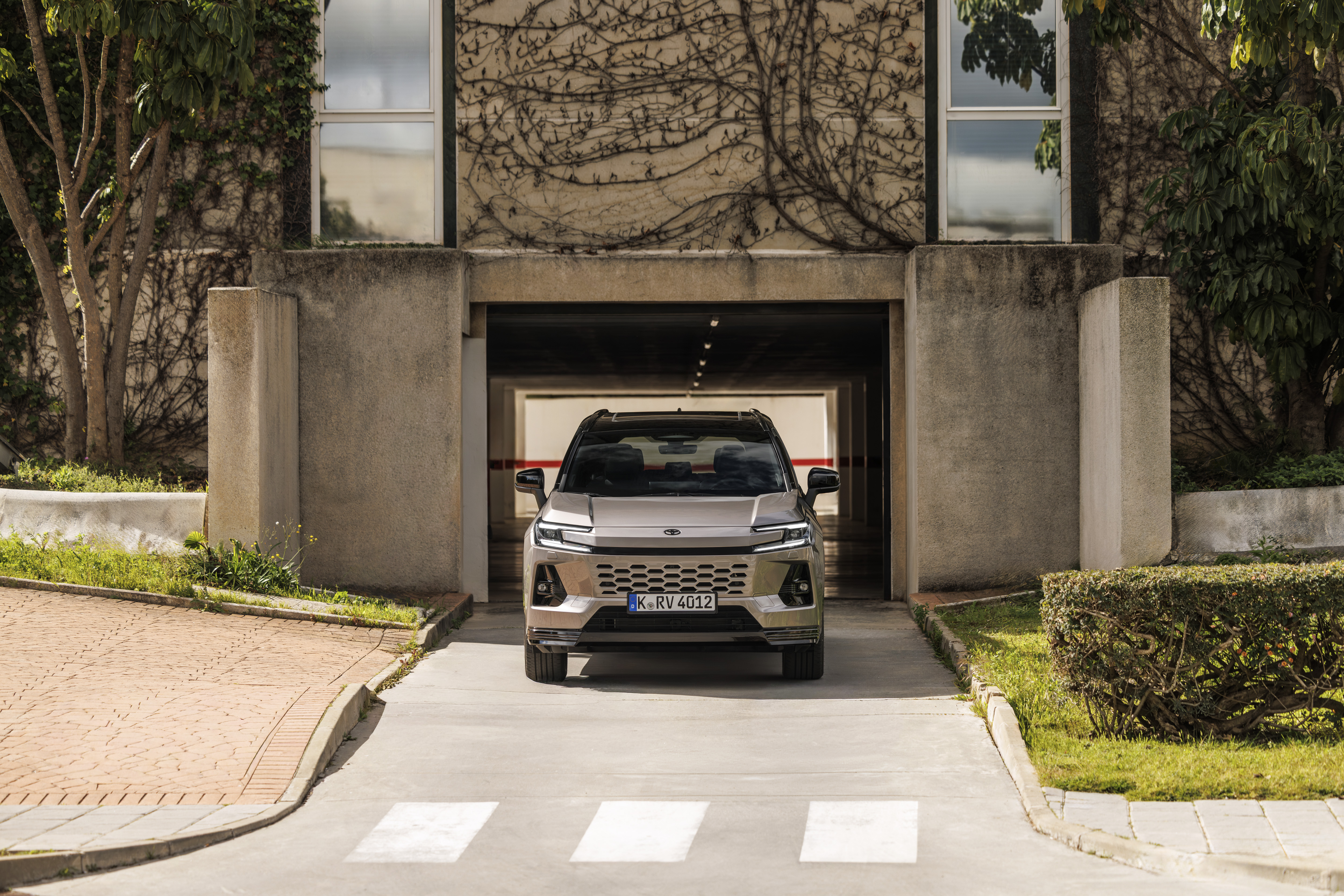 All-new Toyota RAV4 brings new technology and rugged style to every ...