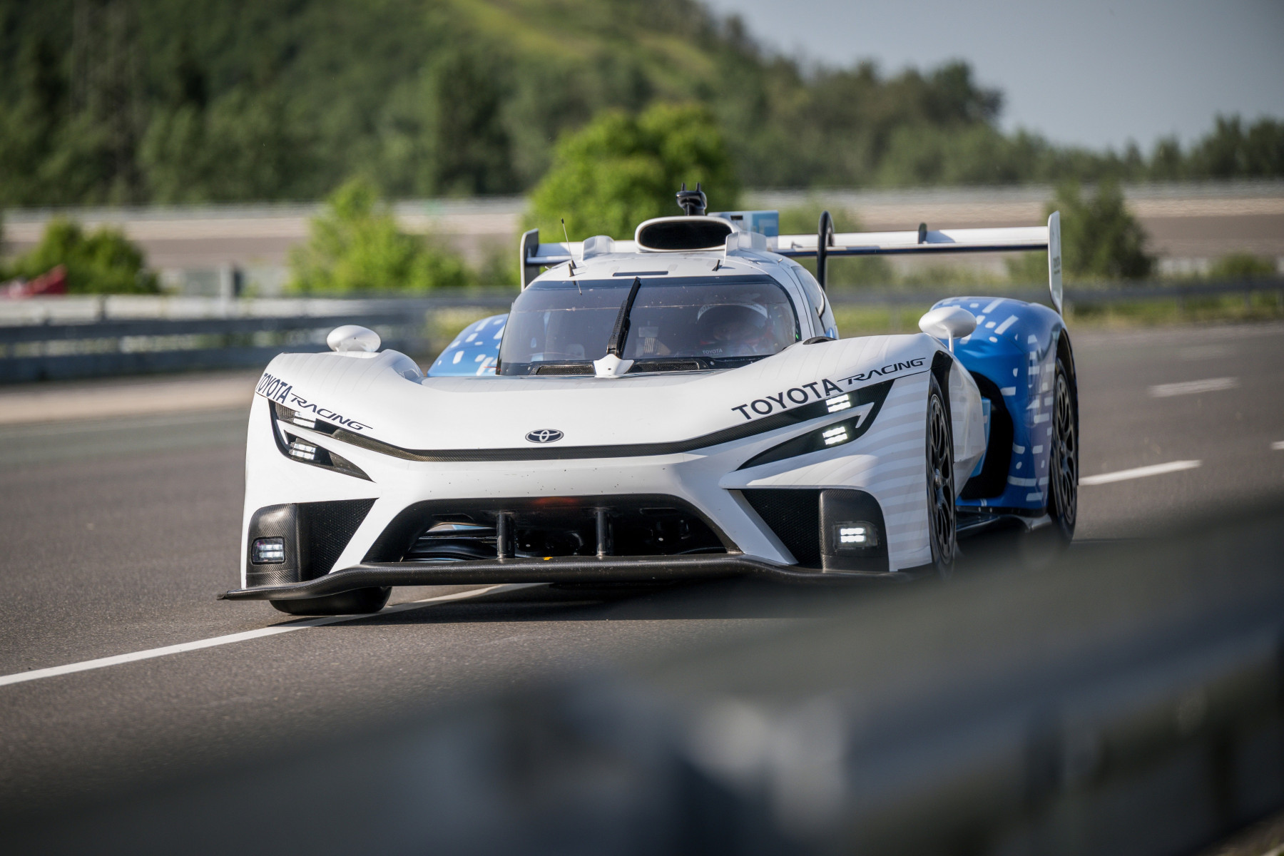 TR-LH2-Racing-Concept-4