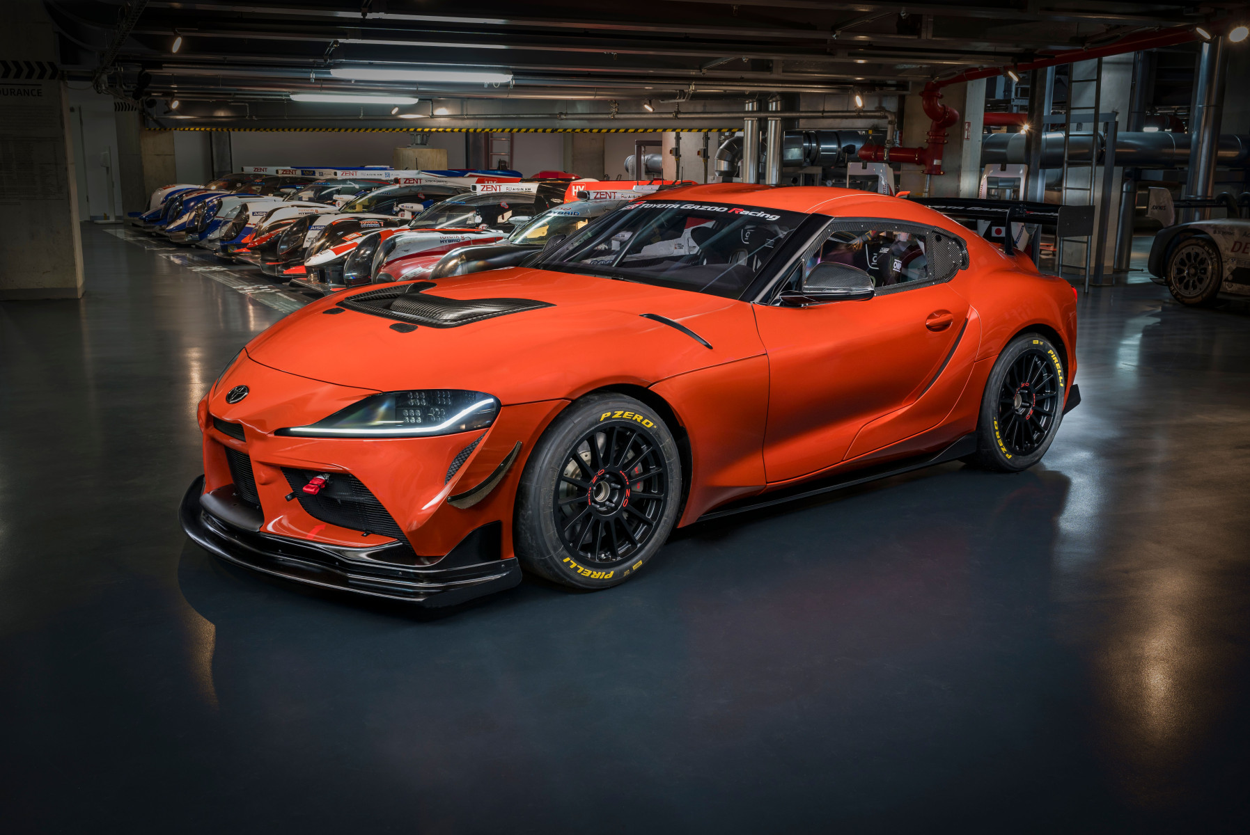 toyota-gazoo-racing-celebra-el-100-gr-supra-gt4-producido-con-la