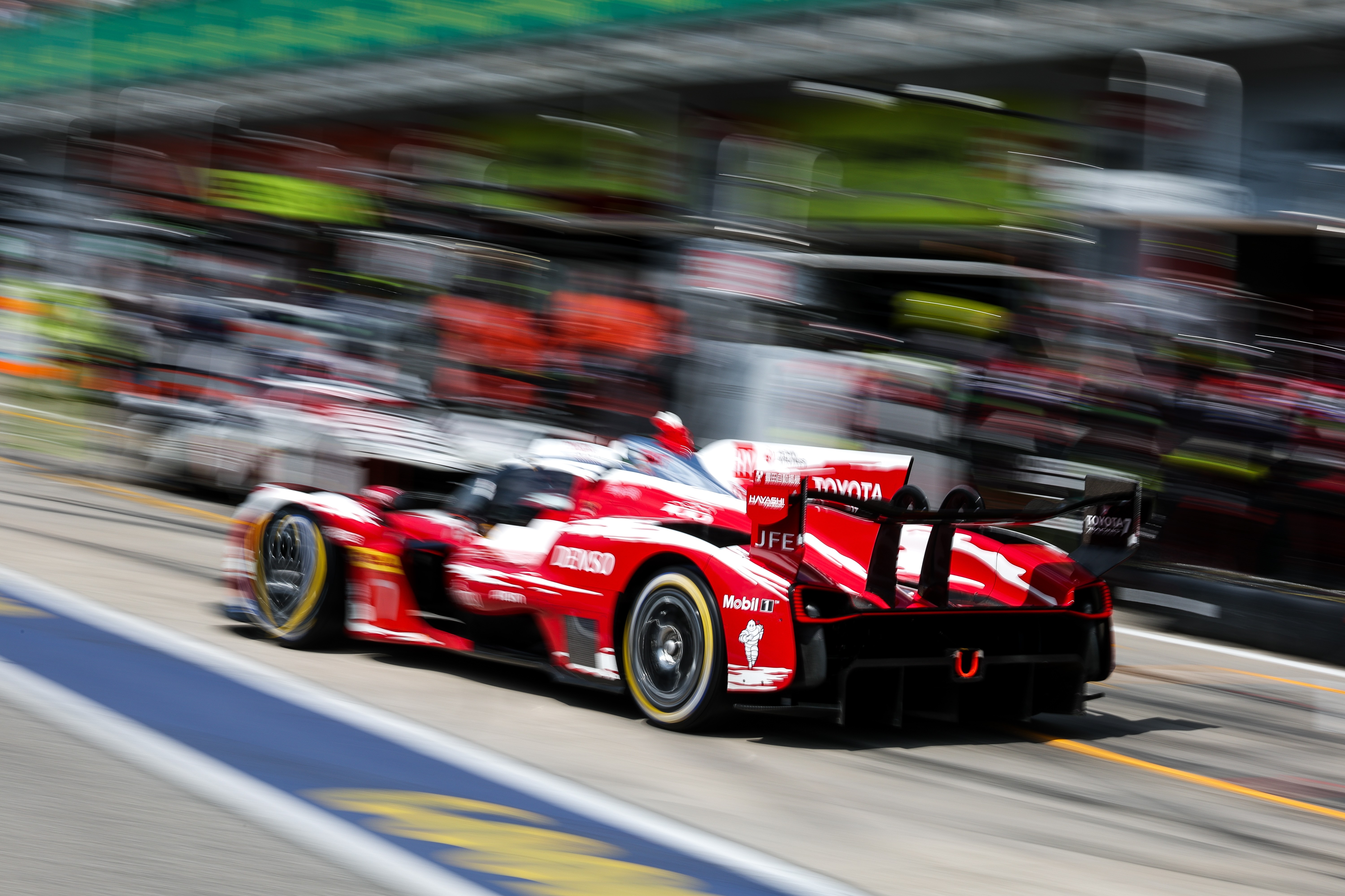 TOYOTA RACING inicia la temporada del WEC a lo grande: victoria en las ...