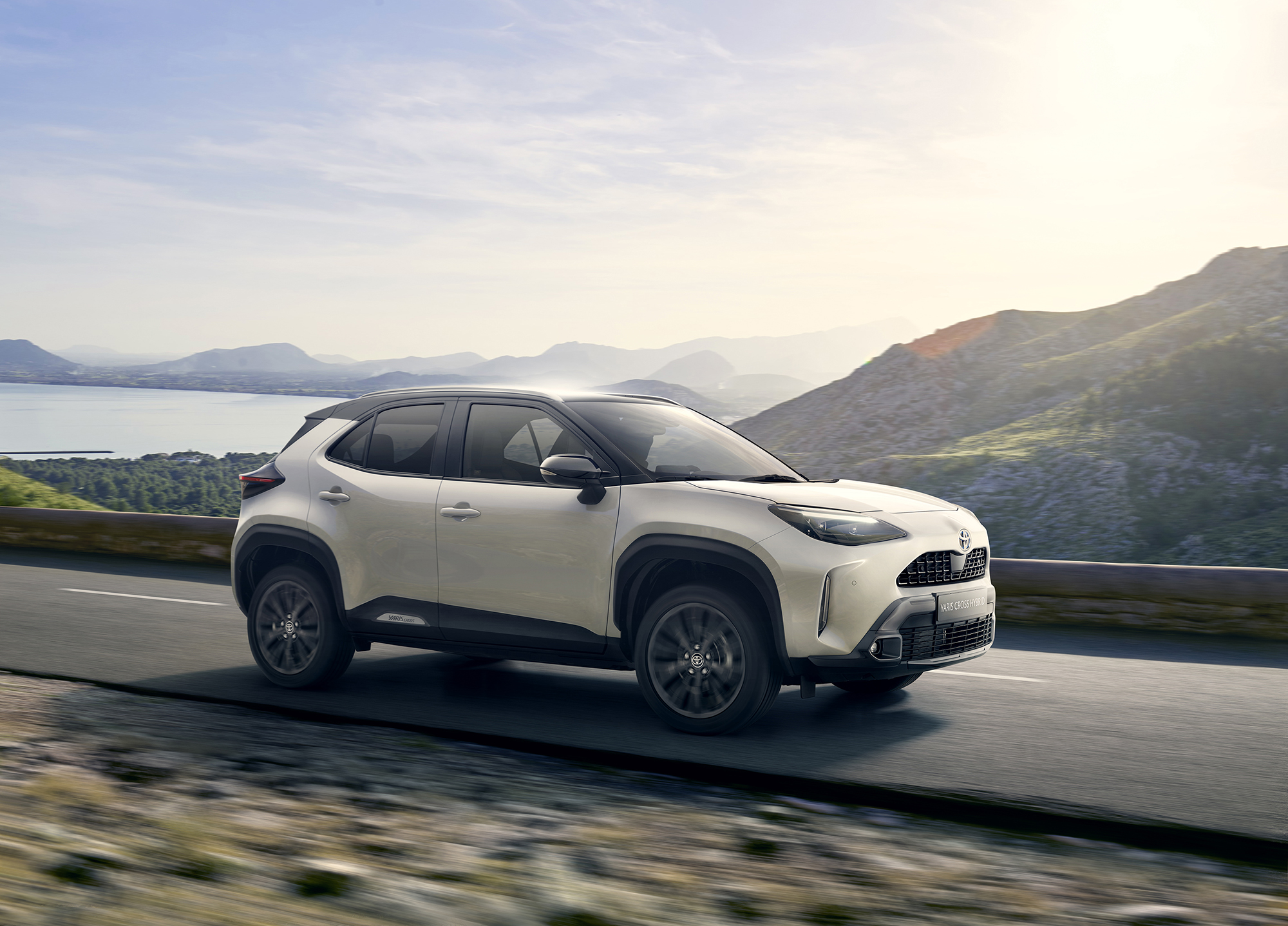 Toyota España lanza la gama 2023 de Yaris Cross Electric Hybrid