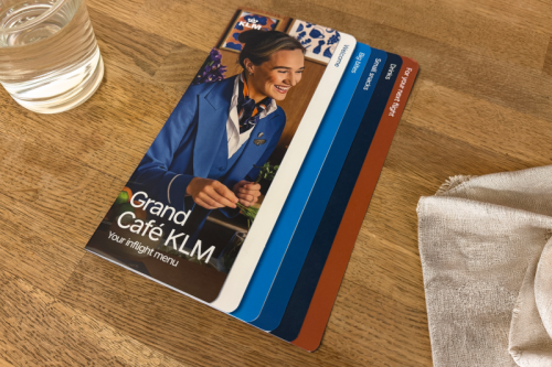 KLM, yolcuları 'Grand Café KLM'ye davet ediyor