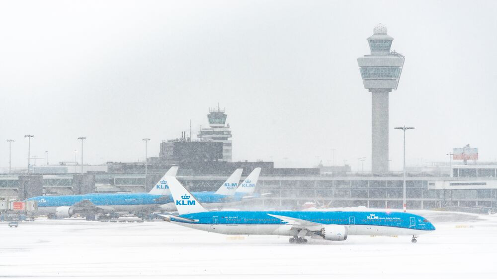 Schiphol en KLM starten gezamenlijke evaluatie winterverstoringen