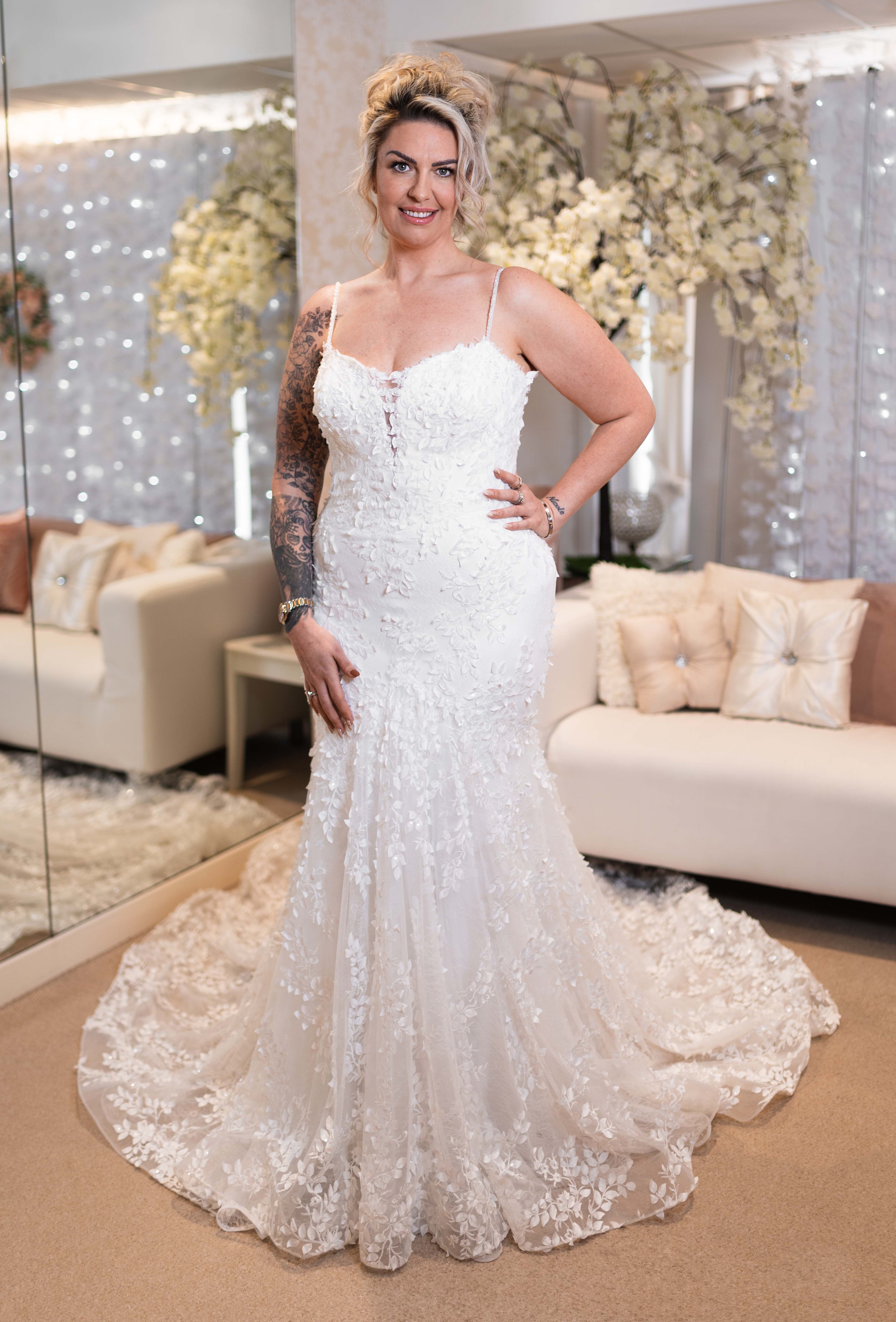 Toni Calland Toni finds dream dress after losing 6½st