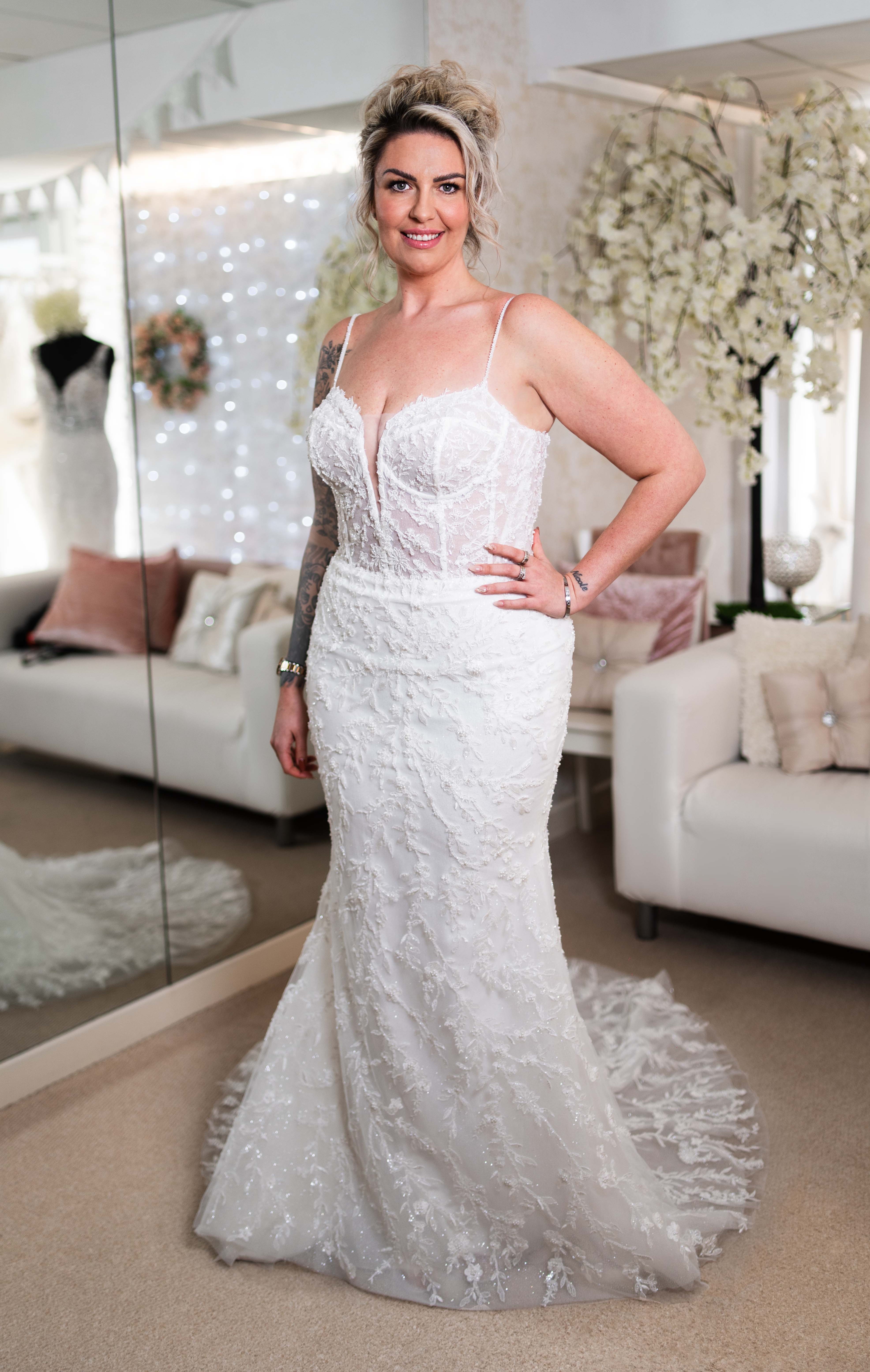 Toni Calland Toni finds dream dress after losing 6½st