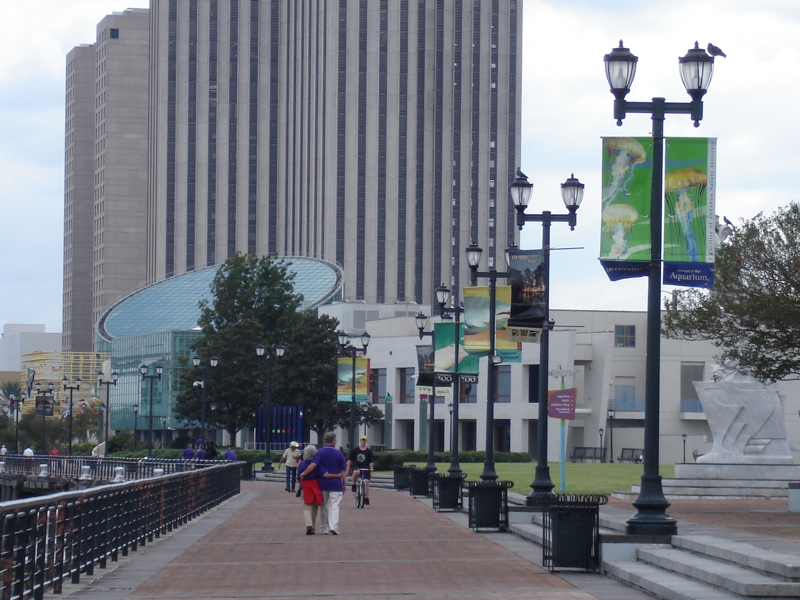 Woldenberg Park Aquarium View
