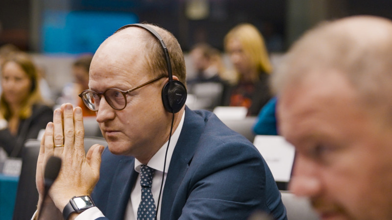 ‘NIEMAND DIE HET ZIET’ JOURNALISTIEKE DETECTIVE TOONT ONZICHTBARE