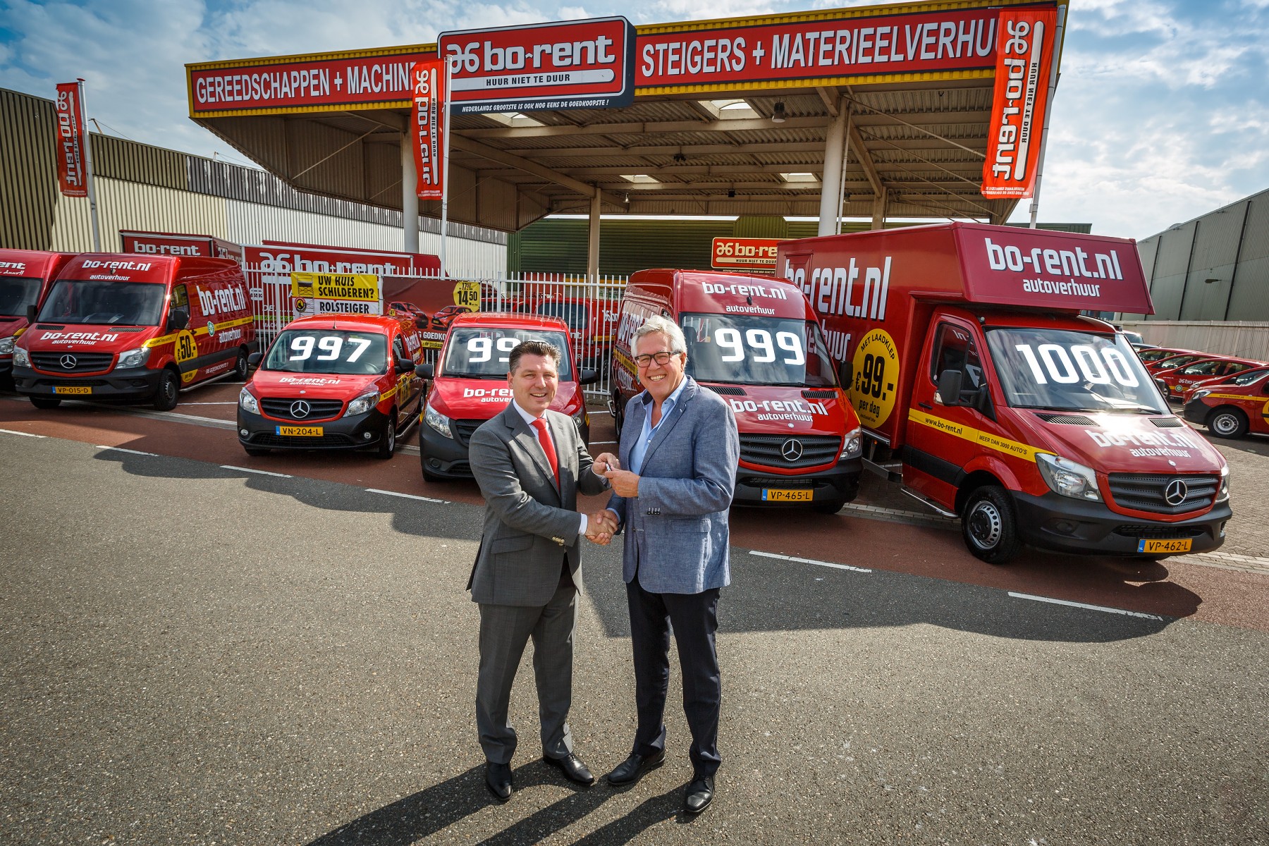 Gomes NoordHolland levert 1.000e MercedesBenz bestelwagen aan BoRent