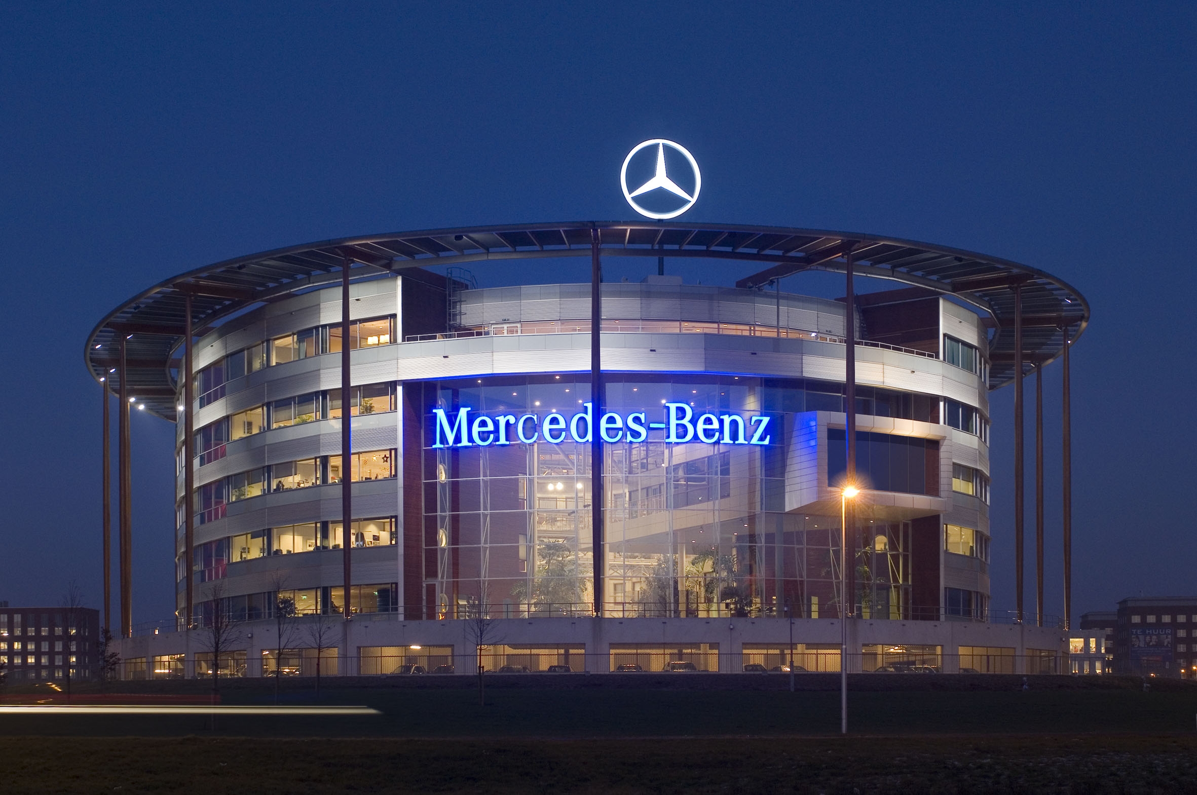 Nieuwe naam en adres voor MercedesBenz Financial Services