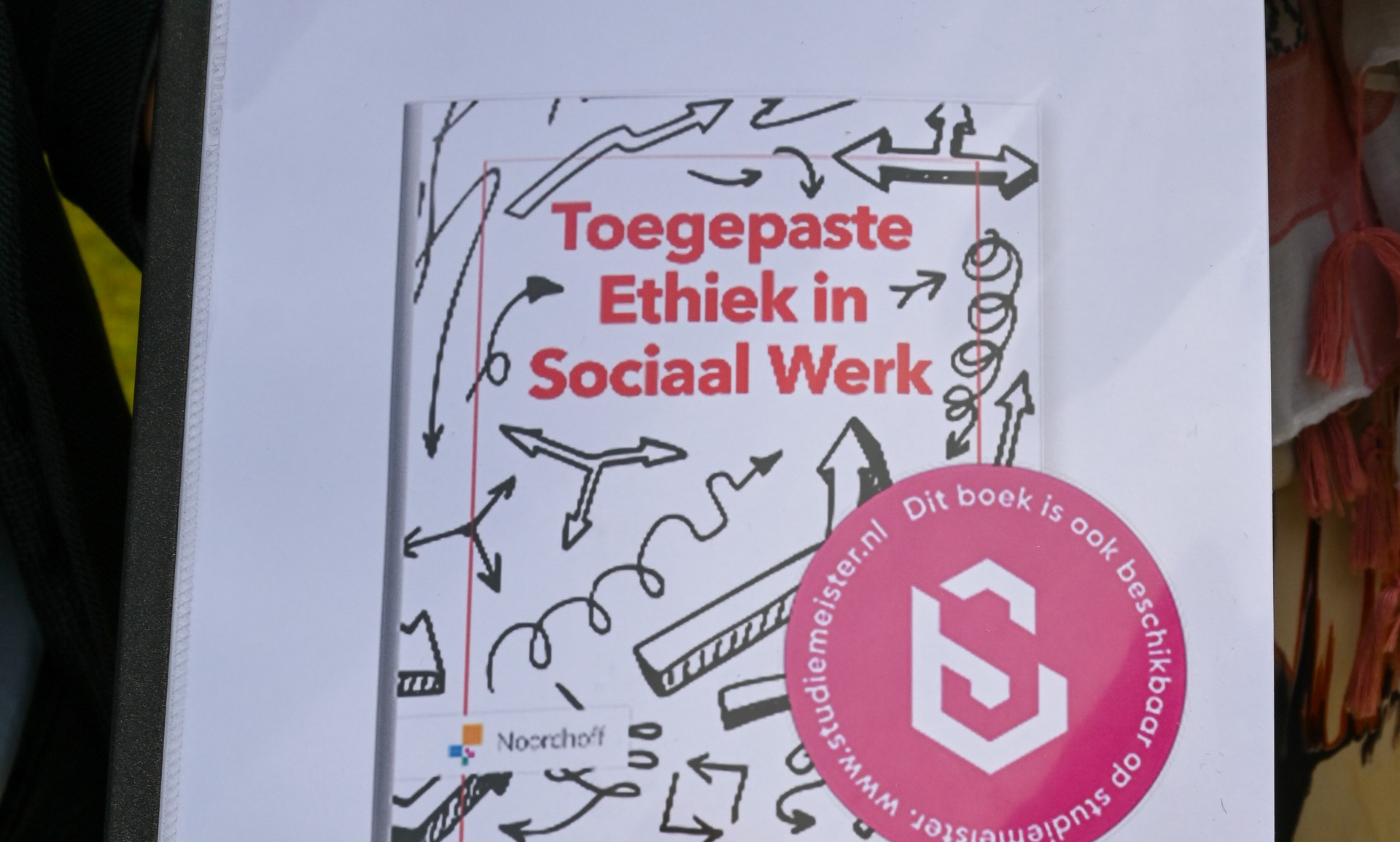 Docenten Social Work schrijven praktisch handboek over ethiek Docenten Social Work schrijven praktisch handboek over ethiek