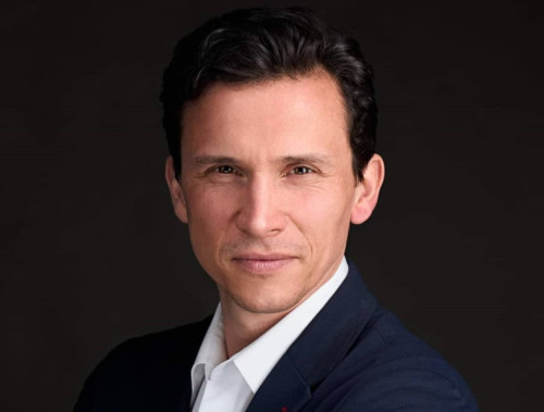 ‘Beschouw AI niet als expert maar als discussiepartner’