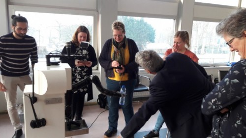 Verpleegkundige experts op robotverkenning bij Inholland Alkmaar