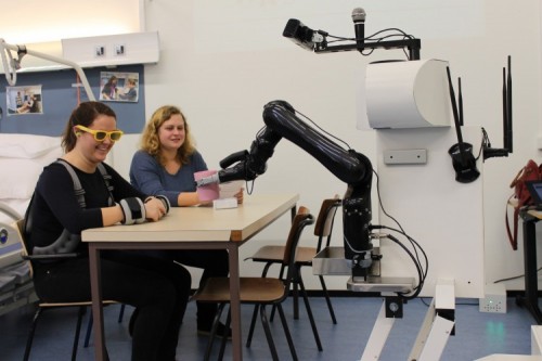 Themadag eHealth: wennen aan techniek en robots in de zorg