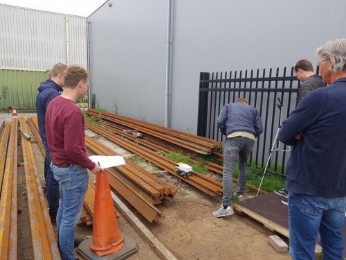 Studenten Werktuigbouwkunde ontwikkelen oplossing voor maakbedrijf