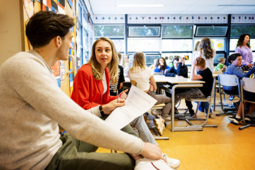 Nieuw onderzoek: wat leert een grootstedelijke stage studenten écht over het  leraarschap?