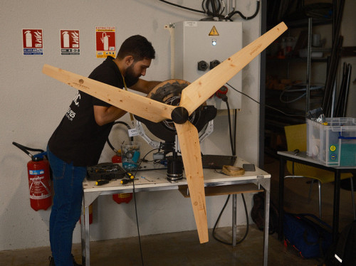 Studenten bouwen windturbine en strijden internationaal
