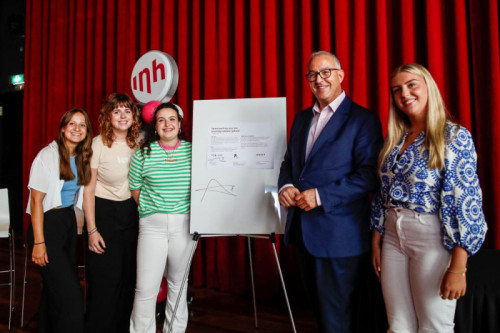 Studenten werken aan een bloeiend Lijnbaan-gebied