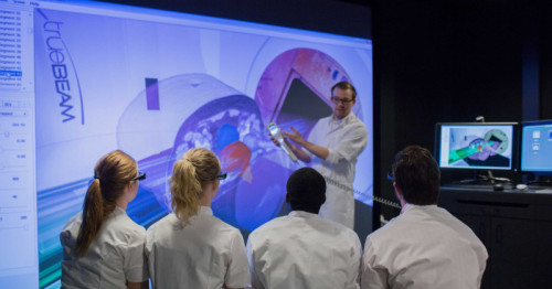 ‘Voor meer MRI’s in de strijd tegen borstkanker zijn mensen nodig, niet alleen geld’